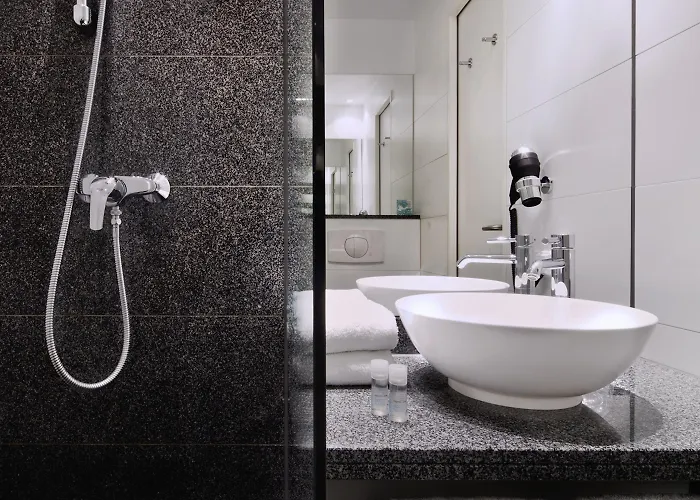 柏林哈克市场一号汽车旅馆 酒店