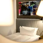 One Berlin-hackescher Markt Hotel 3*